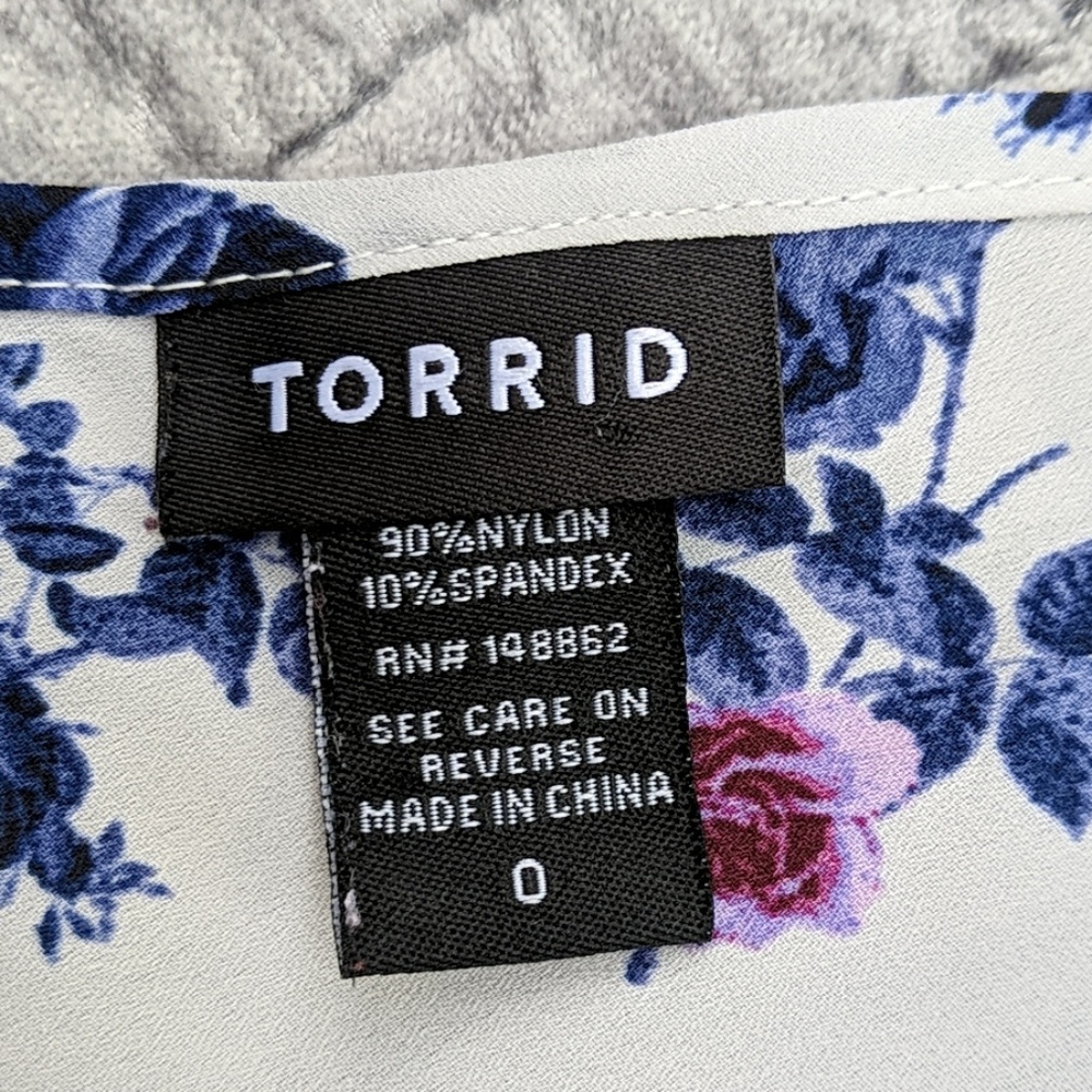 Torrid Chiffon Floral Tank with Blue Lace Trim - Picture 6 of 7